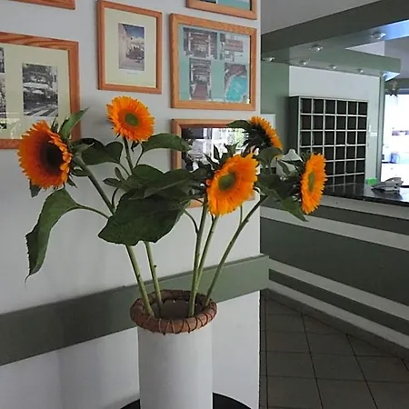 Flora 호텔 우치