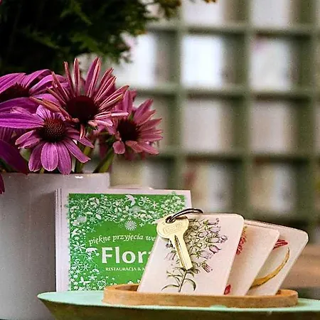 Flora 3*