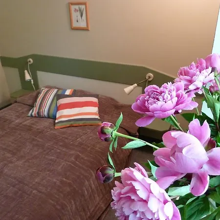 Flora 3*