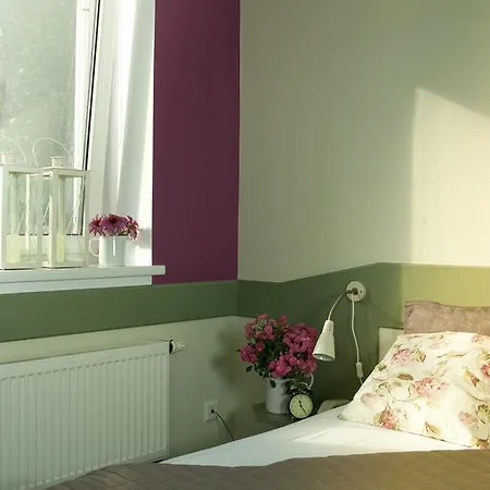 ホテル Flora ウッチ