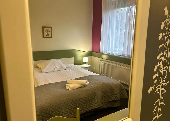 Flora Готель Лодзь